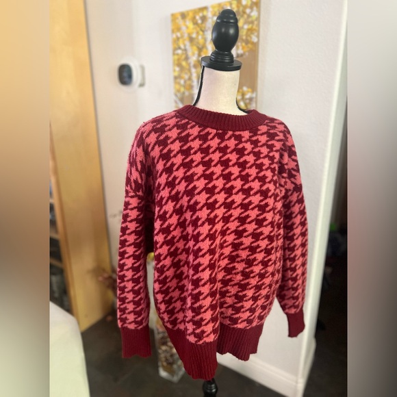 Ava & Via - pink & burgundy houndstooth sweater - Picture 1 of 10